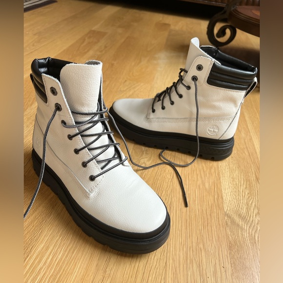 Timberland boots - Picture 1 of 9